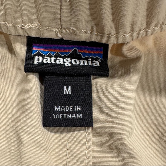 Patagonia Women's M  2.5" Barely Baggies Nylon Shorts Oar Tan Pockets Recycled - Picture 8 of 13